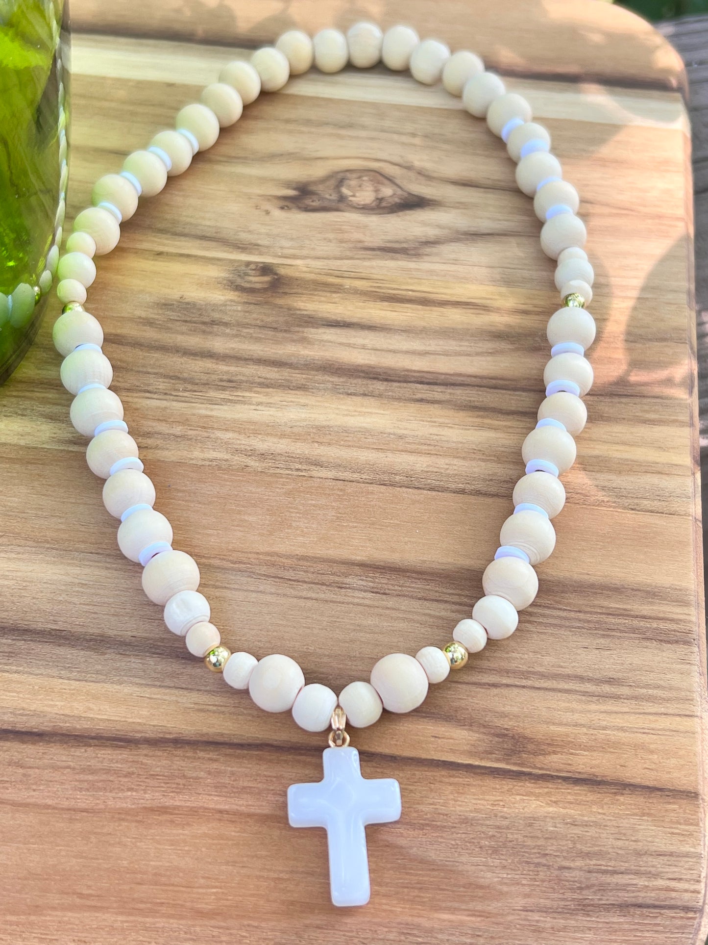 Cross pendant necklace