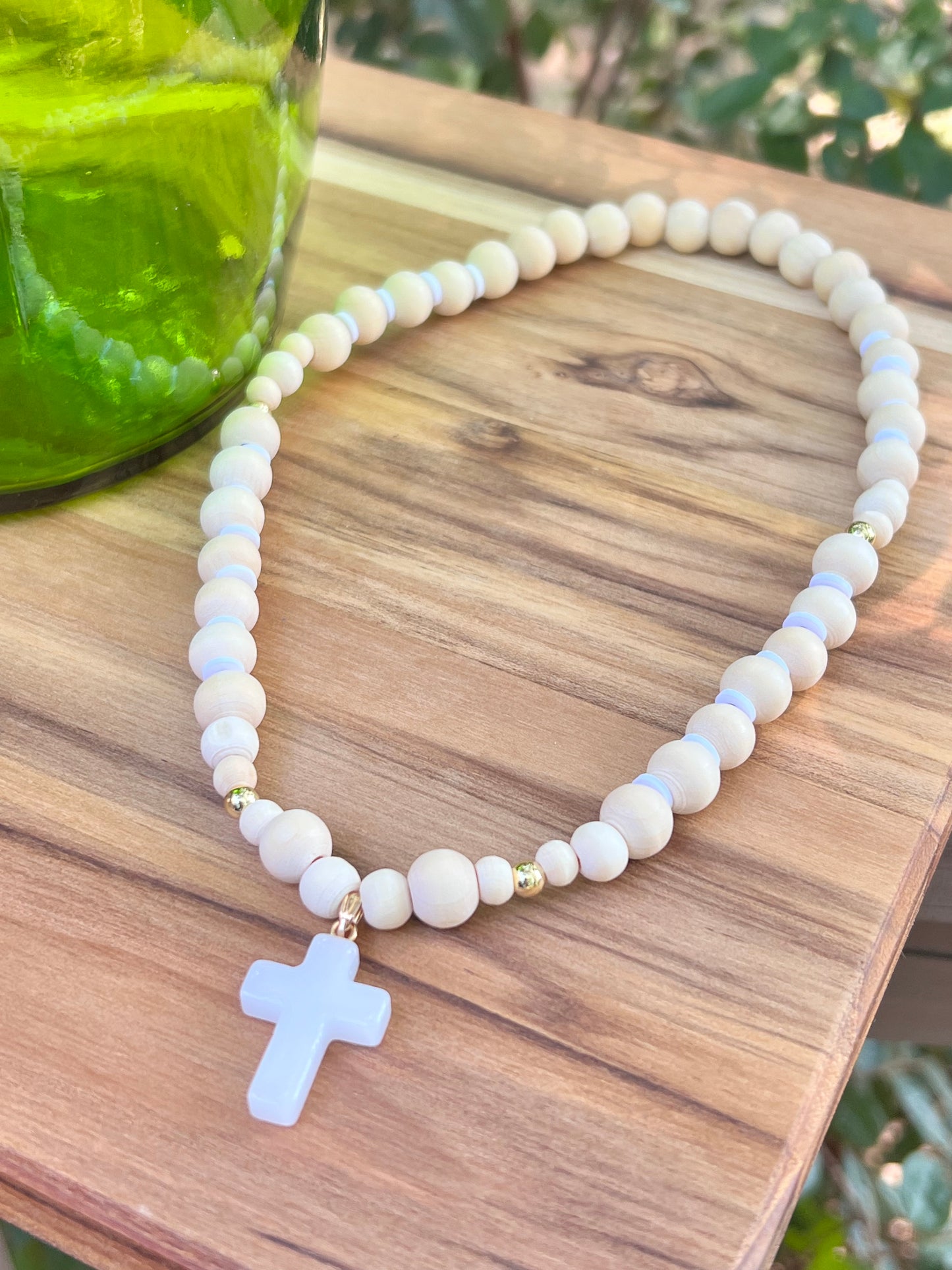Cross pendant necklace