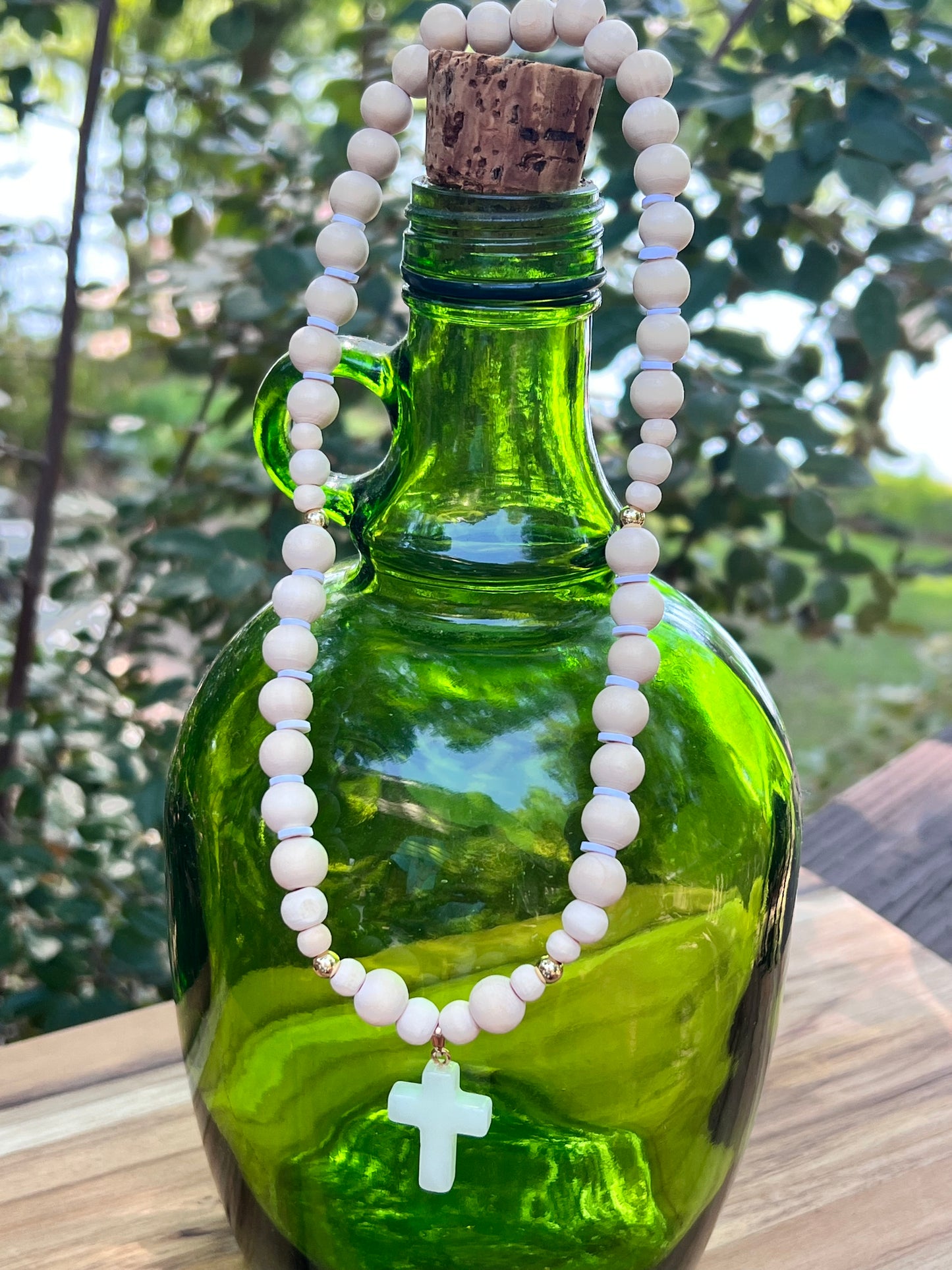 Cross pendant necklace